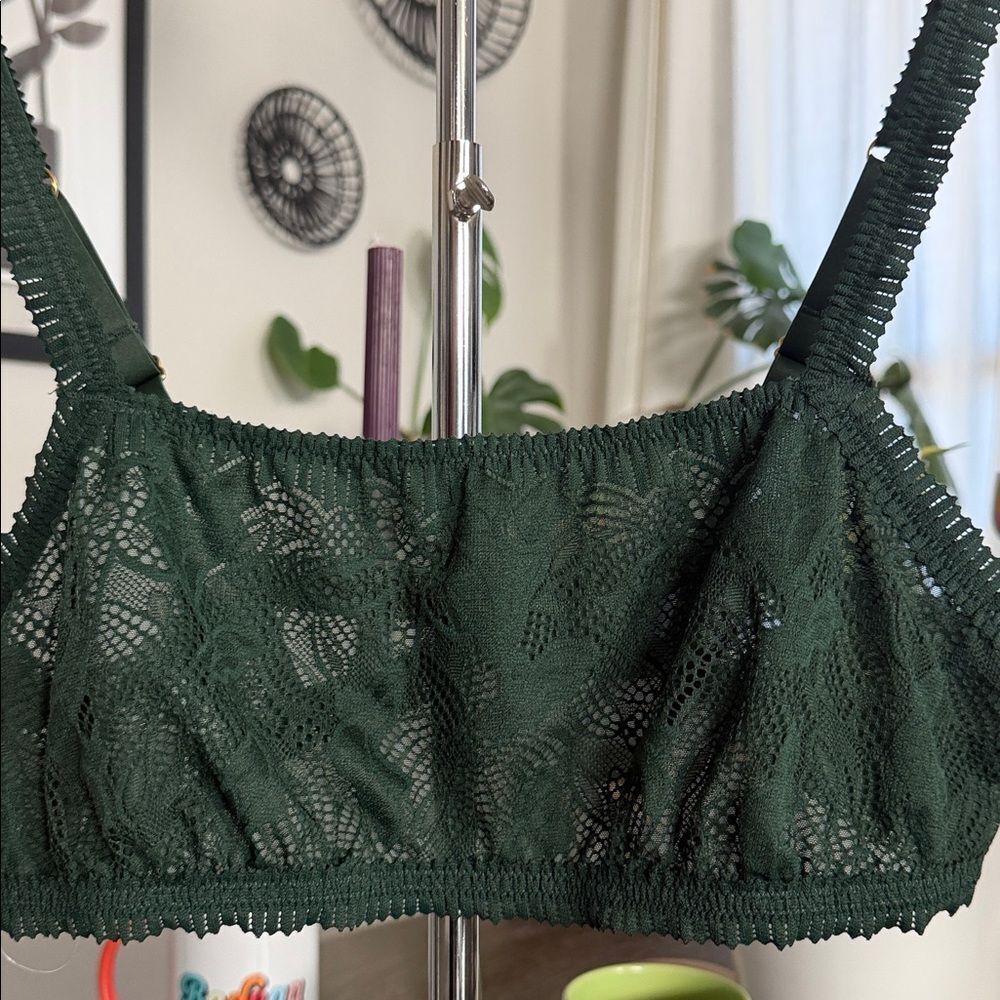 NWOT Aerie Green Lace Bralette L Pull on Feminine Gold - Picture 3 of 9